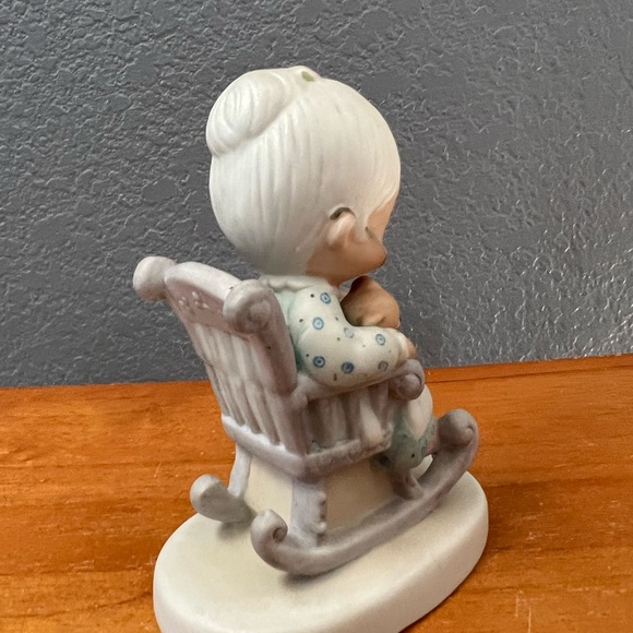 Precious Moments The Purr-fect Grandma figurine - Picture 2 of 4